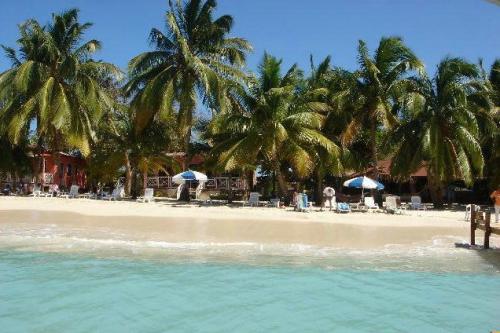 cayes beach 1